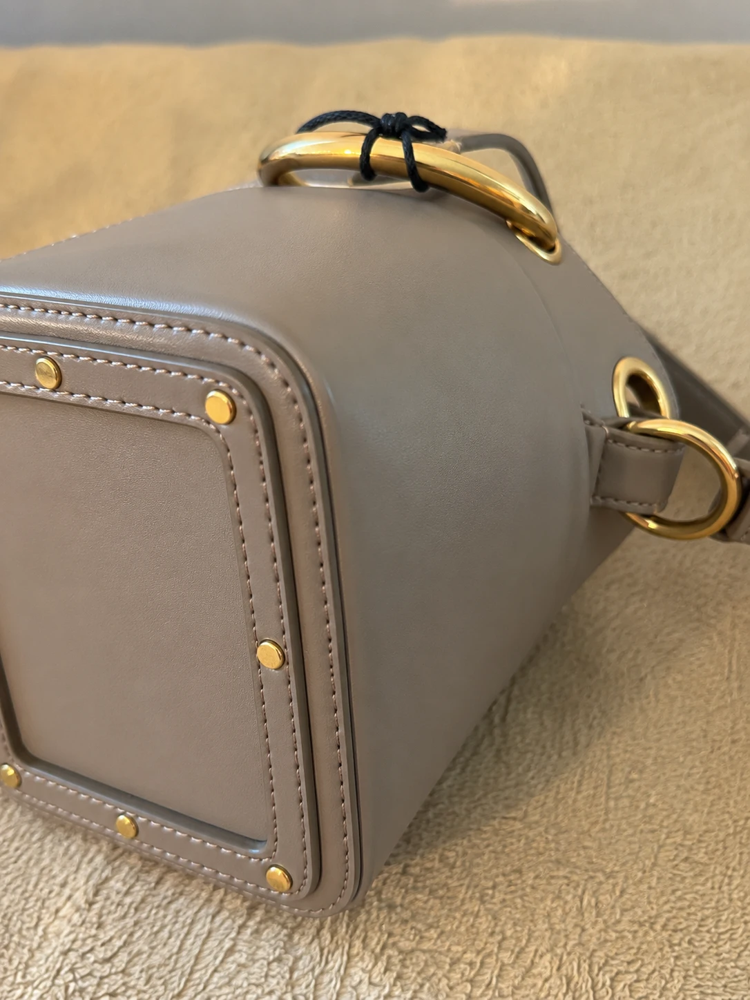Chloe Grey Leather Small Roy Bucket Bag - Image 4