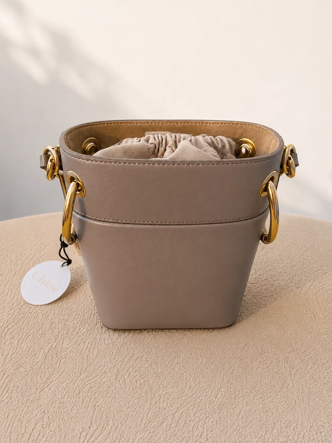 Chloe Grey Leather Small Roy Bucket Bag - Image 2