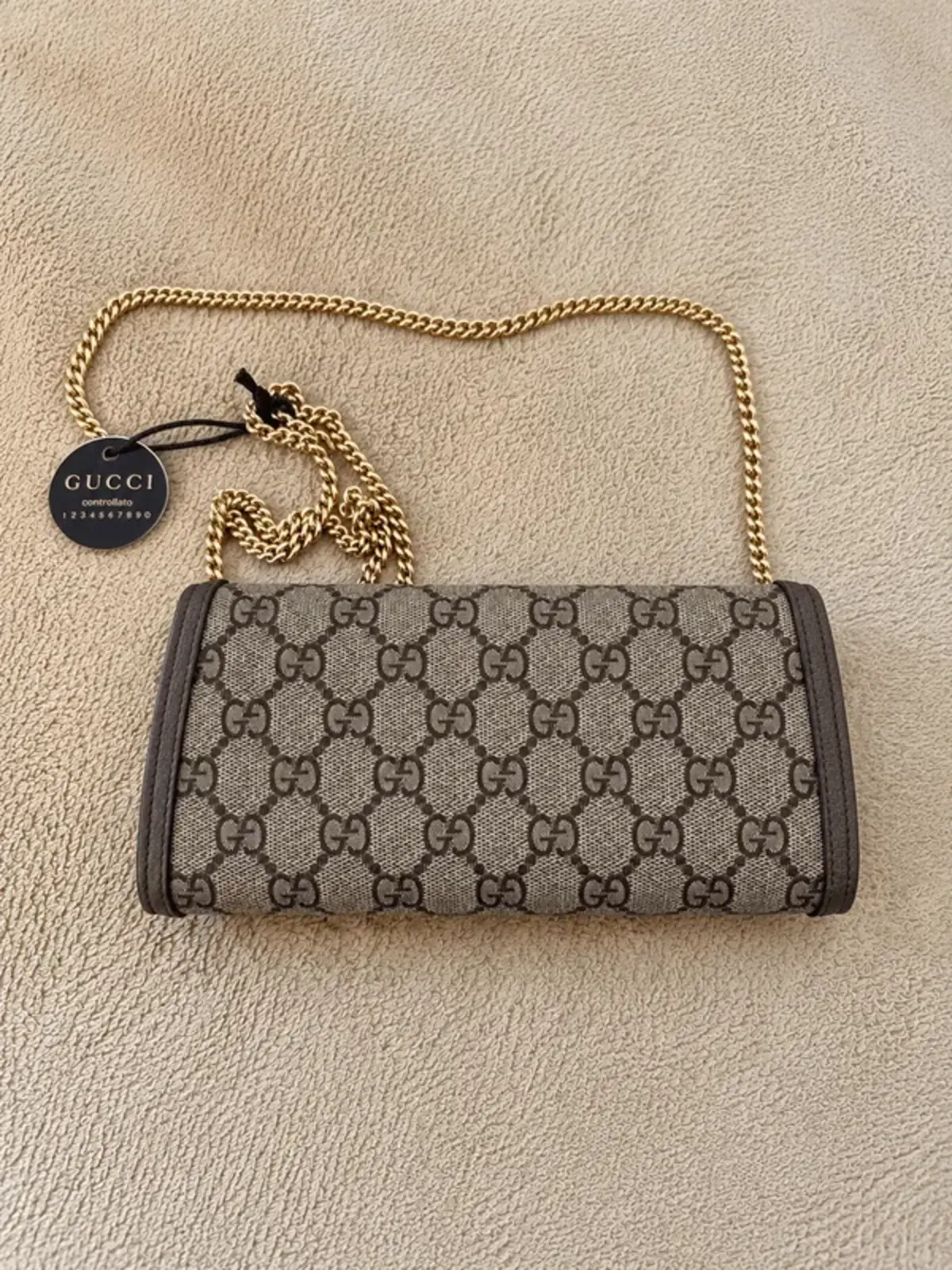 Gucci GG Supreme Monogram Wallet on Chain - Image 2